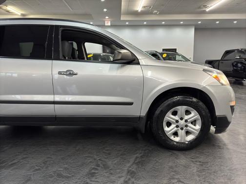 2017 Chevrolet Traverse LS