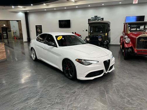 2020 Alfa Romeo Giulia Base