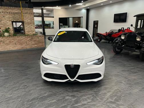 2020 Alfa Romeo Giulia Base