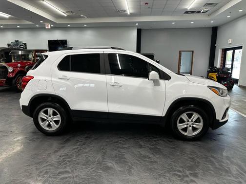 White 2020 Chevrolet Trax LT