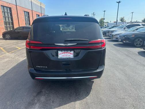 2022 Chrysler Pacifica Touring-L