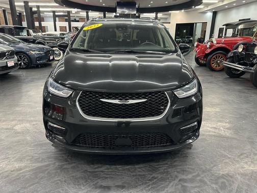 2022 Chrysler Pacifica Touring-L