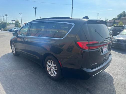 2022 Chrysler Pacifica Touring-L