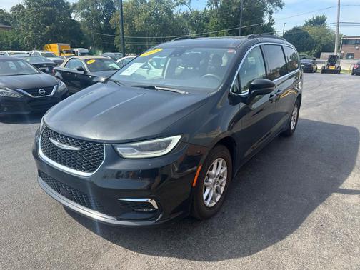 2022 Chrysler Pacifica Touring-L