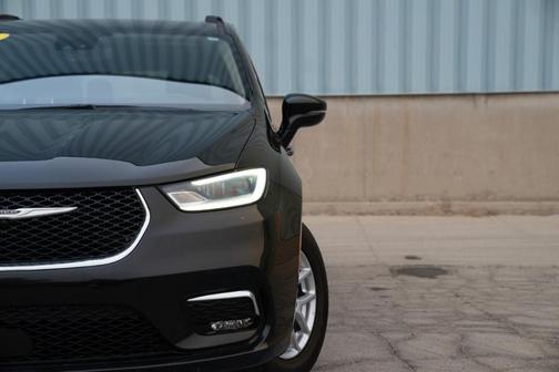 2022 Chrysler Pacifica Touring-L