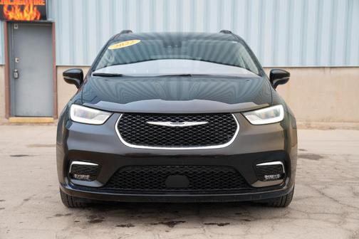 2022 Chrysler Pacifica Touring-L