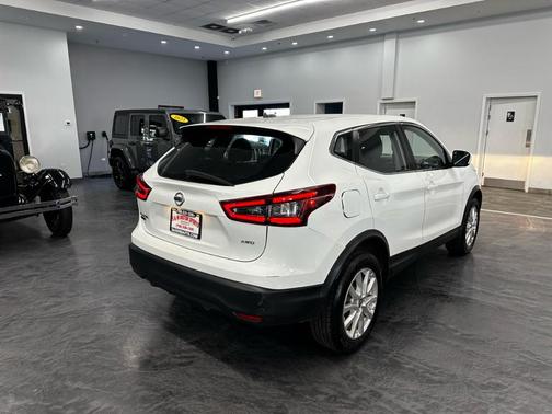 White 2021 Nissan Rogue Sport S