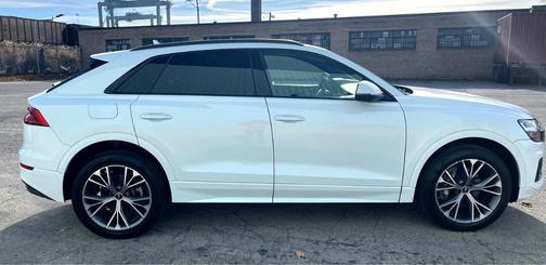 2020 Audi Q8 55 Premium