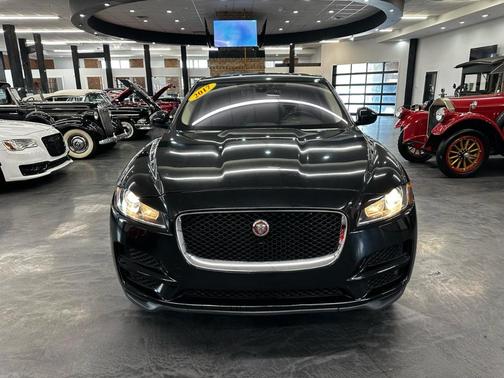 Ebony Black 2017 Jaguar F-PACE 20d Premium