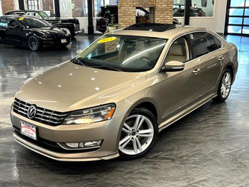 2015 Volkswagen Passat 3.6L V6 DSG SEL Premium