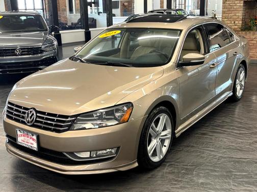 2015 Volkswagen Passat 3.6L V6 DSG SEL Premium