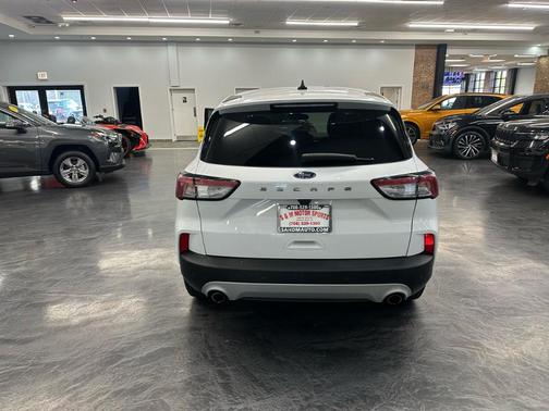 2020 Ford Escape SE