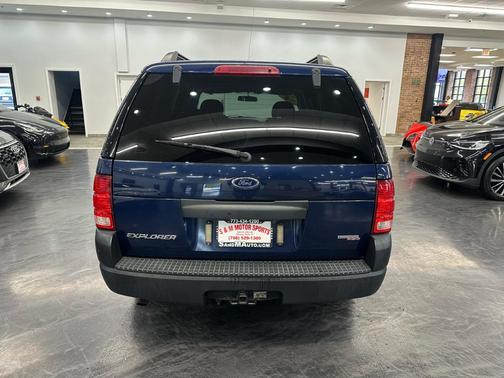 2005 Ford Explorer XLS