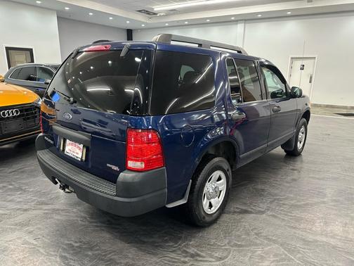 2005 Ford Explorer XLS