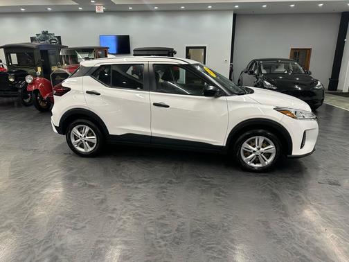 2022 Nissan Kicks S