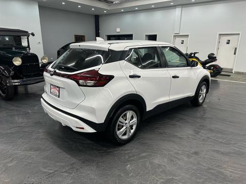 2022 Nissan Kicks S