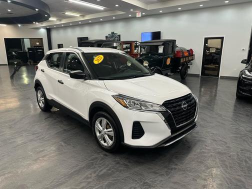 2022 Nissan Kicks S