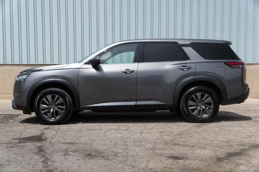 Gun Metallic 2022 Nissan Pathfinder S