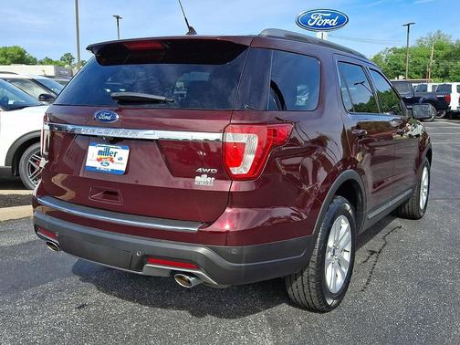 Burgundy 2018 Ford Explorer XLT