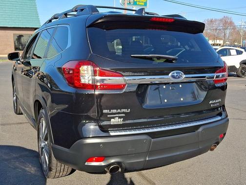 Crystal Black Silica 2019 Subaru Ascent Limited 7-Passenger