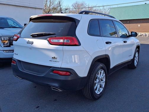 2016 Jeep Cherokee Sport