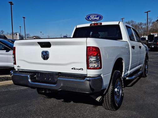2024 RAM 2500 Tradesman Crew Cab 4x4 6'4' Box