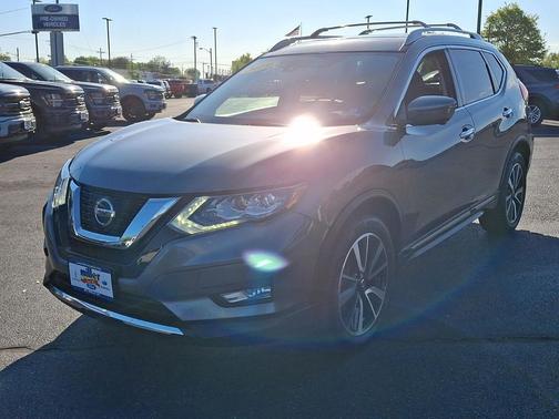 Gun Metallic 2019 Nissan Rogue SL