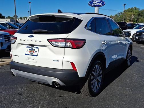 2022 Ford Escape Titanium
