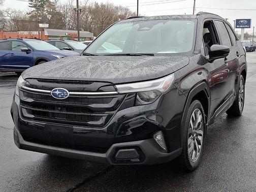 Crystal Black Silica 2025 Subaru Forester Touring