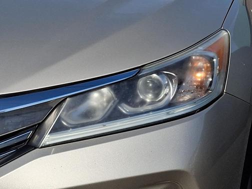 Champagne Frost Pearl 2017 Honda Accord LX
