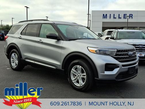 Iconic Silver Metallic 2023 Ford Explorer XLT