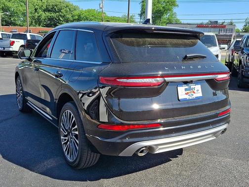 Infinite Black Metallic Clearcoat 2022 Lincoln Corsair Reserve