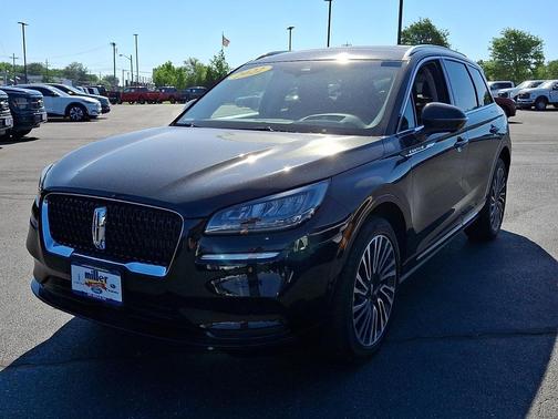 Infinite Black Metallic Clearcoat 2022 Lincoln Corsair Reserve
