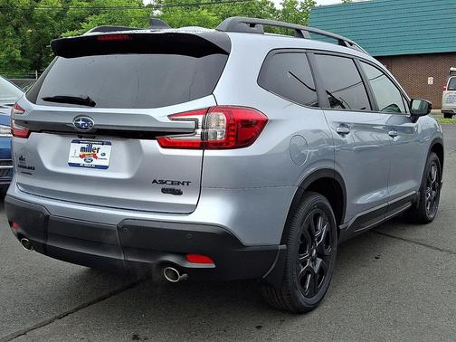 Ice Silver Metallic 2026 Subaru Ascent Onyx Edition Touring 7-Passenger