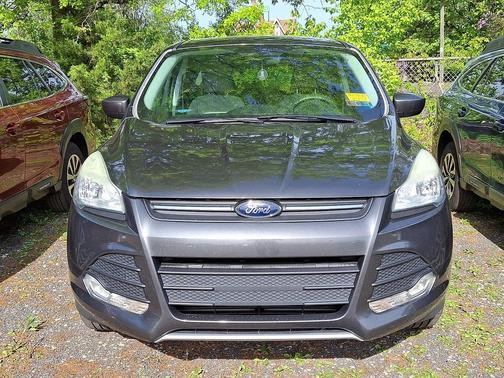 Ruby Red Metallic Tinted Clearcoat 2015 Ford Escape SE