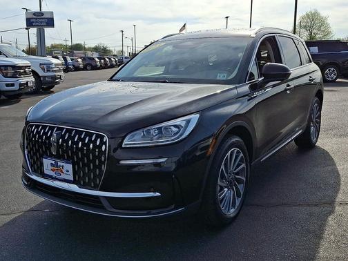 Infinite Black Metallic Clearcoat 2023 Lincoln Corsair Reserve