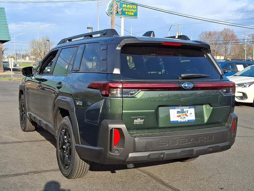 Deep Emerald Green Pearl 2026 Subaru Outback Limited