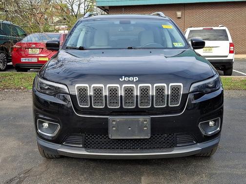 Diamond Black Crystal Pearlcoat 2019 Jeep Cherokee Limited