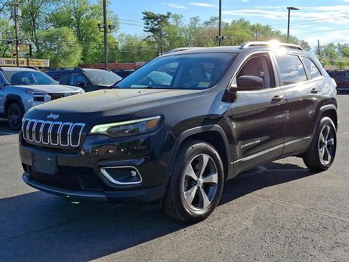 Diamond Black Crystal Pearlcoat 2019 Jeep Cherokee Limited