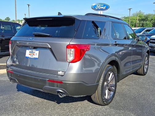 Carbonized Gray Metallic 2022 Ford Explorer XLT
