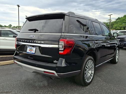 Black Metallic 2023 Ford Expedition Limited