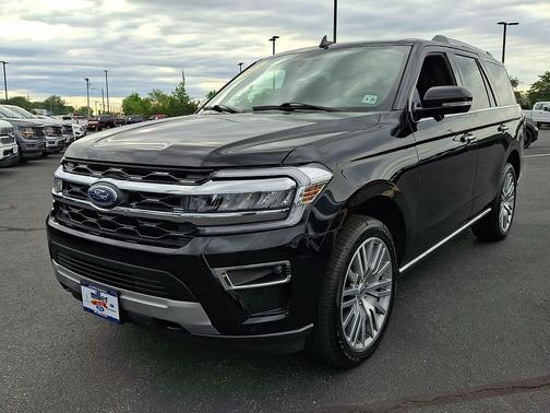 Black Metallic 2023 Ford Expedition Limited