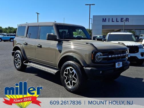 Gray 2025 Ford Bronco Outer Banks
