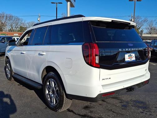 2025 Ford Expedition Active