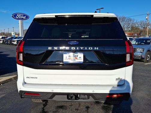 2025 Ford Expedition Active