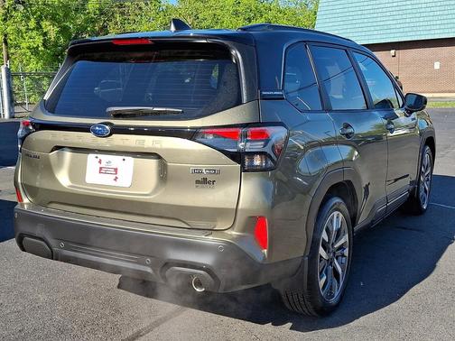 Autumn Green/Crystal Blck 2025 Subaru Forester Hybrid Touring