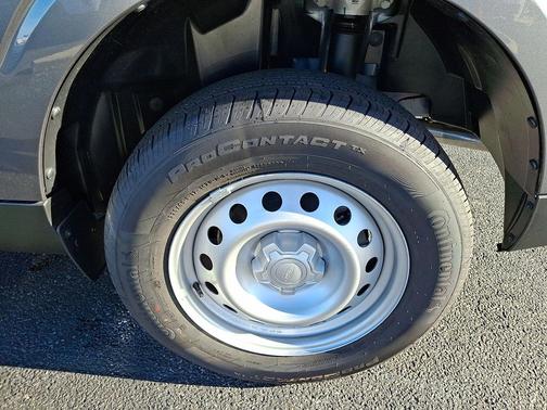 Carbonized Gray Metallic 2025 Ford Maverick XL