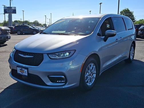 Silver Mist Clearcoat 2023 Chrysler Pacifica Touring