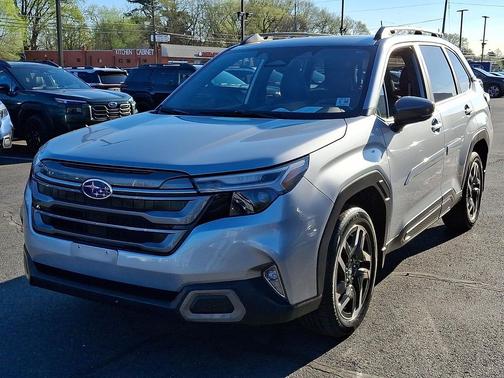 Ice Silver Metallic 2025 Subaru Forester Limited