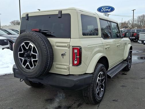 2025 Ford Bronco Outer Banks